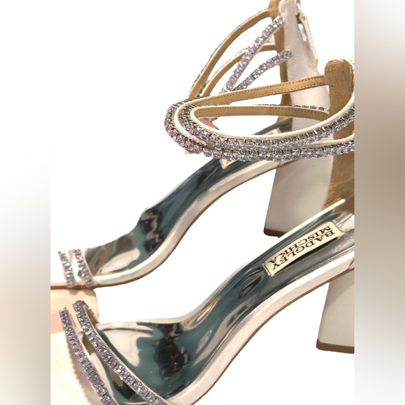 Badgley Mischa womens Lillie Crystal Dual-Strapped Block Heels NEW, Size 9 - Picture 9 of 11